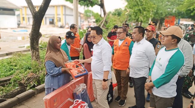 Pj Gubenur Jatim, Adhy Karyono meninjau lokasi.