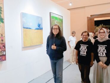 Seniman Pasuruan mempersembahkan karya seni bertema ketahanan pangan dalam pameran yang digelar di Gedung Serbaguna KUTT Suka Makmur, Grati, Pasuruan.