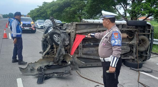 Kondisi kendaraan Toyota Avanza pasca kecelakaan di KM 798 jalur A Tol Gempol-Pasuruan. (Foto: Istimewa)