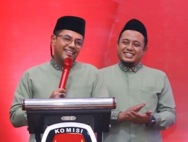 EFIESIENSI: Bupati - Wakil Bupati Probolinggo terpilih, Gus Haris - Ra Fahmi menolak mobil dinas baru yang akan diberikan Pemkab Probolinggo. (foto: dok).
