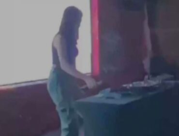 Tangkapan layar video penampilan DJ seksi dalam rakor KPU Kabupaten Probolinggo di Hotel Ketapang Indah Banyuwangi.
