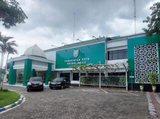 Kantor Wali Kota Probolinggo di Jl. Panglima Sudirman. (foto: Hafiz Rozani)
