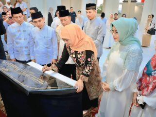 Gubernur Khofifah dan Walikota Adi Wibowo resmikan Masjid KHAS Krampyangan.