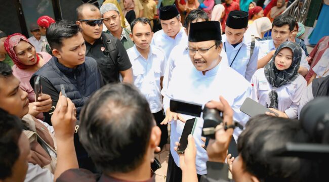 Mensos Saifullah Yusuf memberikan keterangan soal Sekolah Rakyat yang segera dibuka.