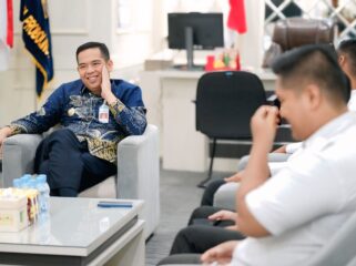 BERBINCANG:  Wali Kota Probolinggo, dr. Aminuddin, saat bertemu dengan Kalapas Kelas II B Probolinggo, Dadang Rais Saputro dan sejumlah pejabat Lapas. (Foto: istimewa)
