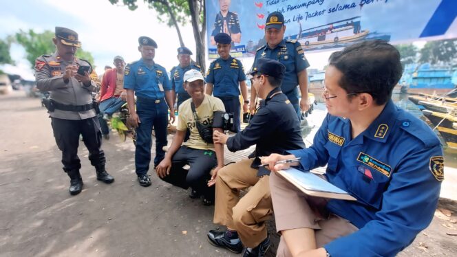 
					Jelang Arus Mudik, KSOP Probolinggo Cek Kesehatan Nahkoda Kapal