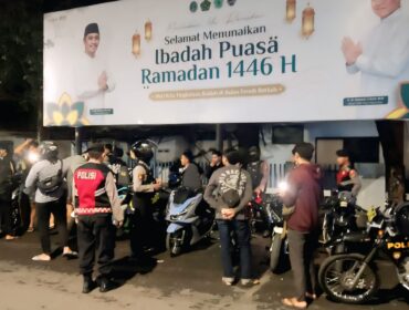 Polisi mengamankan belasan motor dalam razia skala besar di Pasuruan.
