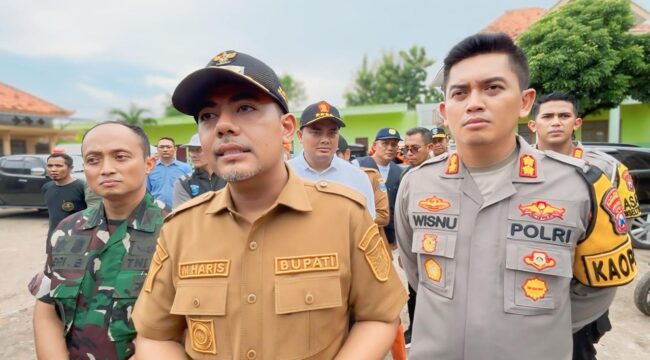 Bupati Probolinggo, dr. Mohammad Haris atau Gus Haris. (foto: Ali Ya'lu).
